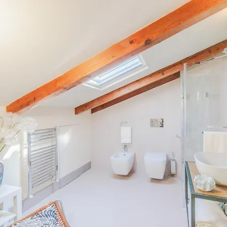 Casa Lucky, Romantic Modern 3 Bedrooms Penthouse Apartment *