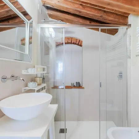 Casa Lucky, Romantic Modern 3 Bedrooms Penthouse Lucca