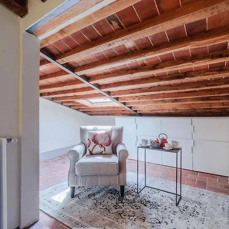 Apartment Casa Lucky, Romantic Modern 3 Bedrooms Penthouse Lucca