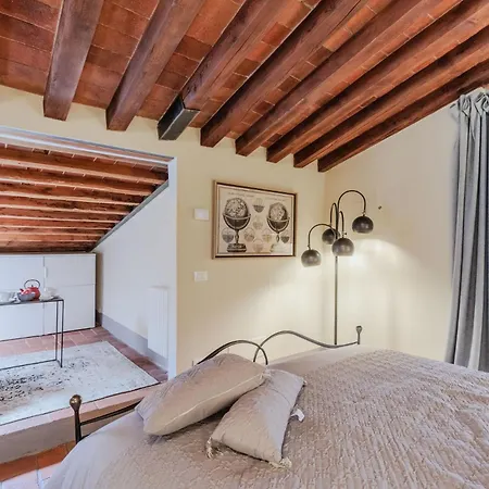 Casa Lucky, Romantic Modern 3 Bedrooms Penthouse Apartment Lucca