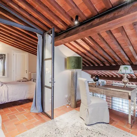 Casa Lucky, Romantic Modern 3 Bedrooms Penthouse Lucca