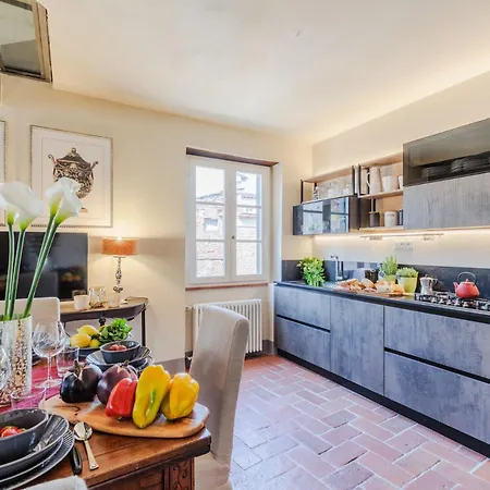 Casa Lucky, Romantic Modern 3 Bedrooms Penthouse * Lucca
